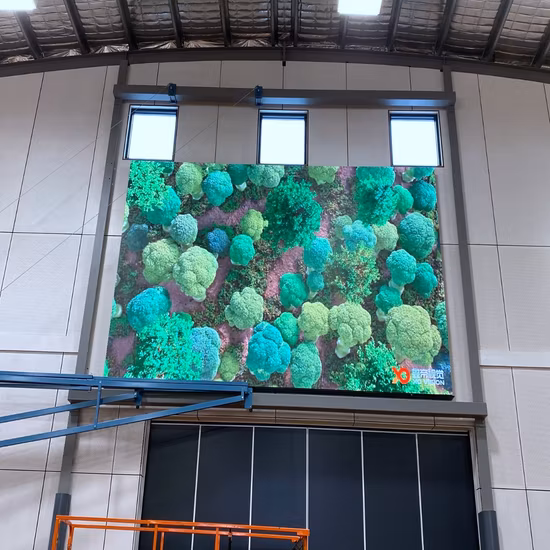 Ultra-HD-Videowand, feines Pitch-LED-Display für den Innenbereich für TV-Studio, Kontrollraum für Hintergrundwand